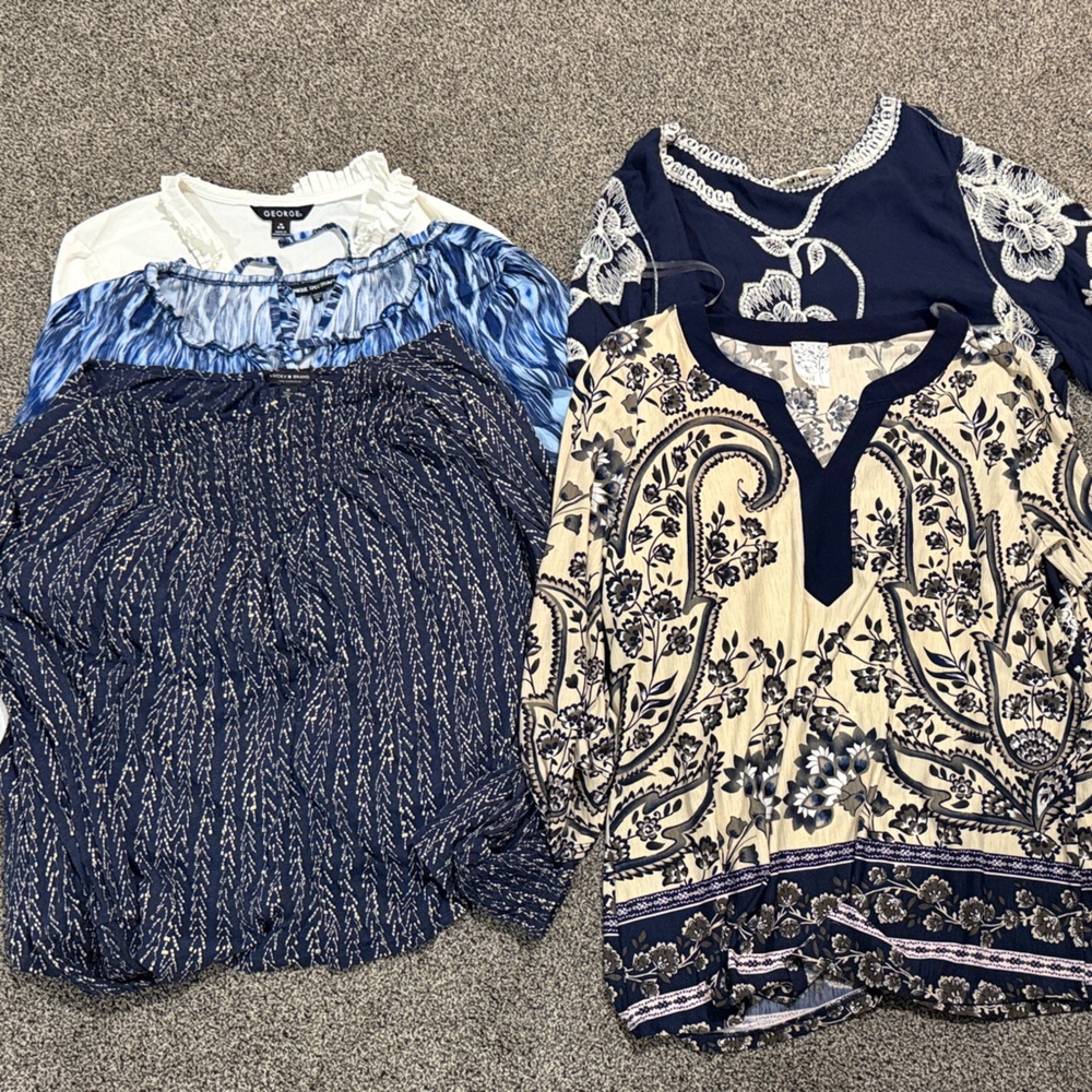 Various brands Navy and Cream Mixed-Print Women’s Tops (Lot of 5)